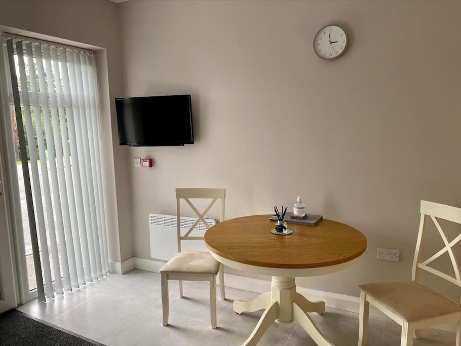 Erne Getaway No.7 Brand New 1 Bed Apartment 에니스킬런 외부 사진