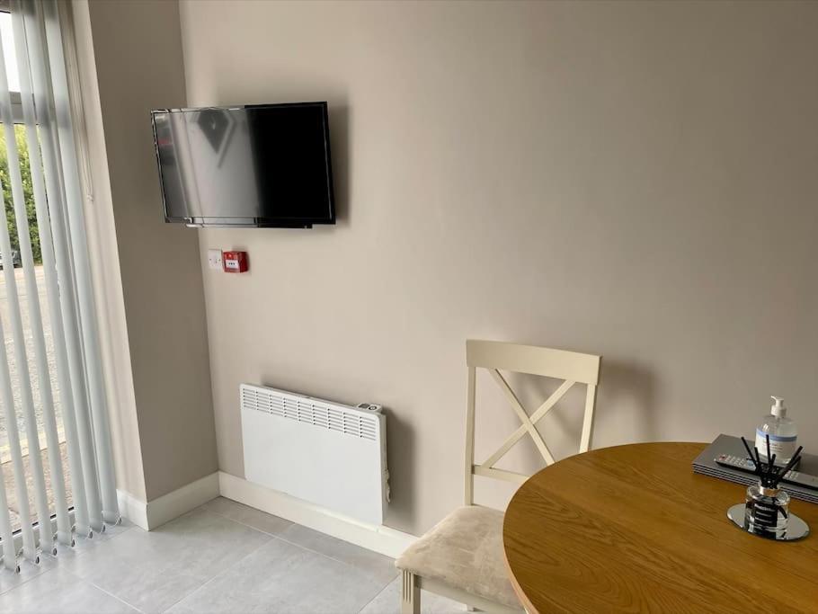 Erne Getaway No.7 Brand New 1 Bed Apartment 에니스킬런 외부 사진